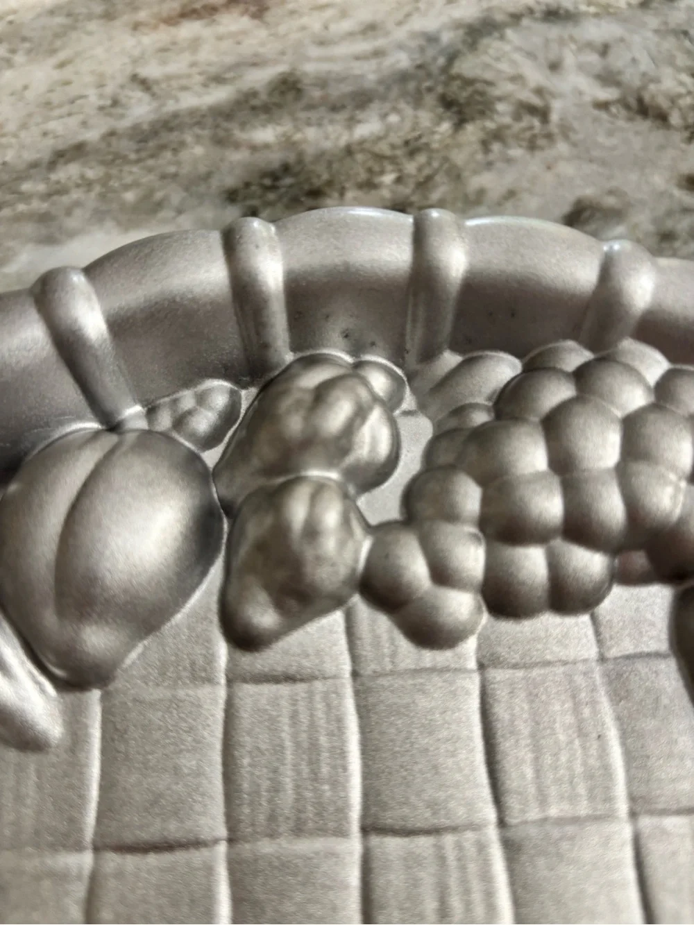 Nordic Ware MariAnne Pan 10” fruit lattice tiered cake pan